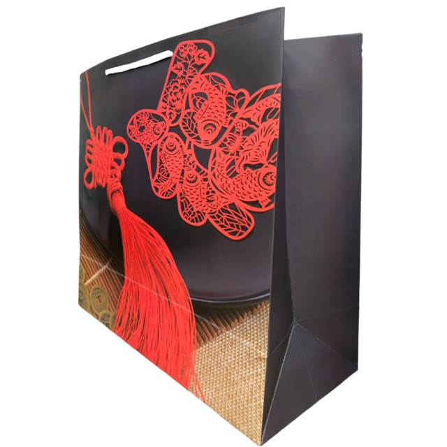 Подарочный пакет «Красный талисман» 33 х 37 х 15